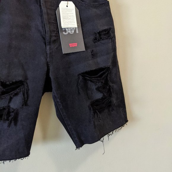 NWT Levi's Black Distressed Biker Slouch Short - Picture 3 of 11